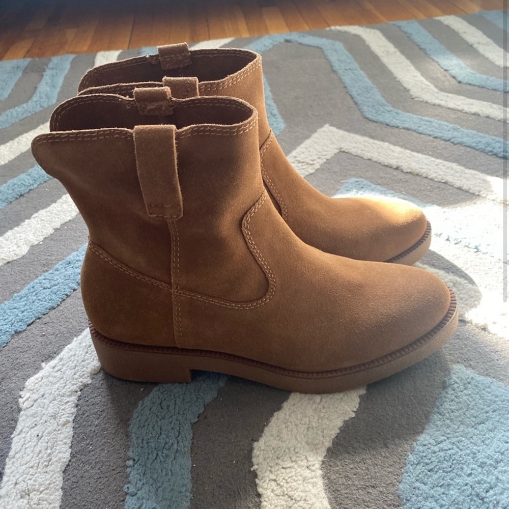 Brand New Lucky Brand Women’s Suede Finish Pull On Booties